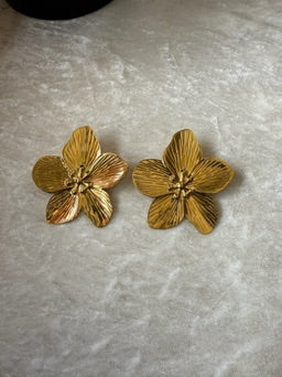 Nyiri Floral Bundle