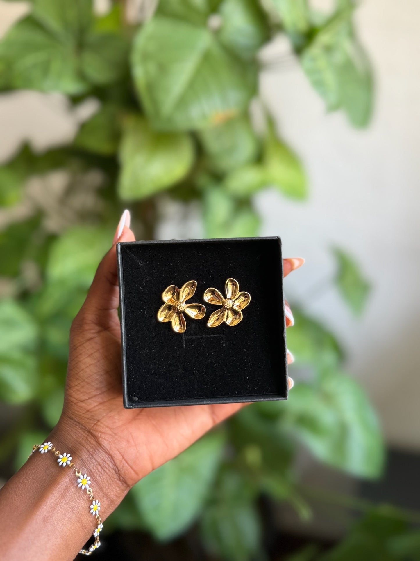 Pamba Floral studs