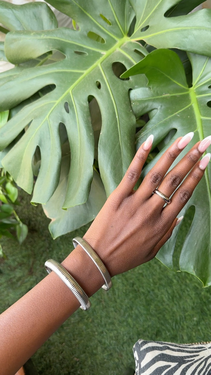 Silver ribbed bangle thicc