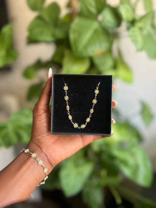 Daisy Floral Necklace