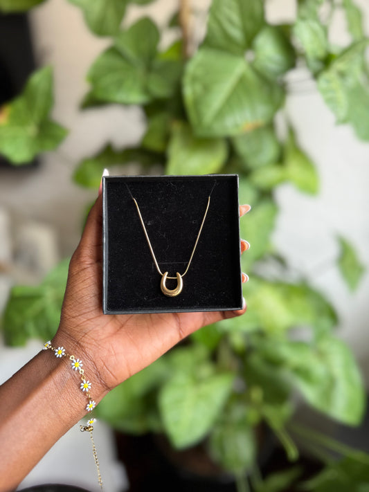 U-shaped Neckalce
