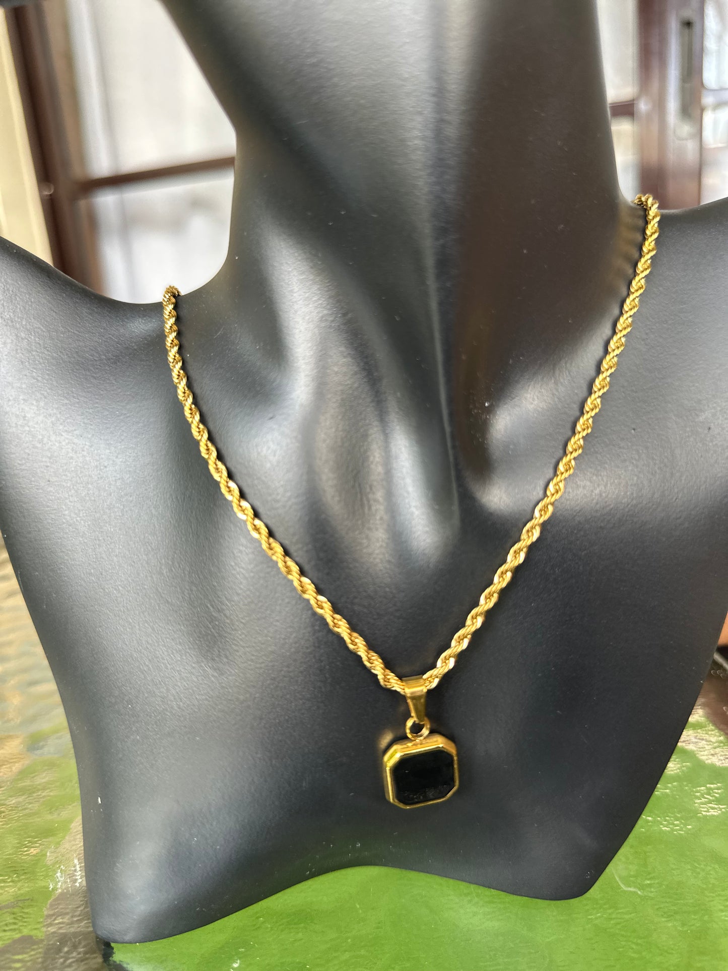 Gold Twist Black Pendant Necklace