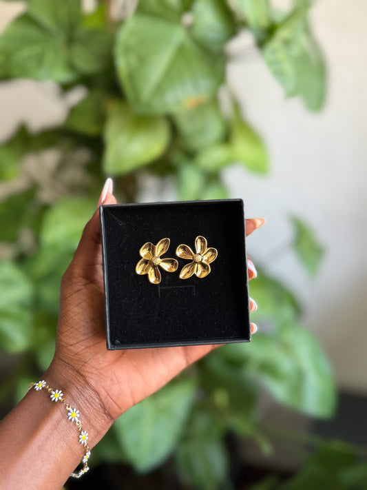 Pamba Floral studs