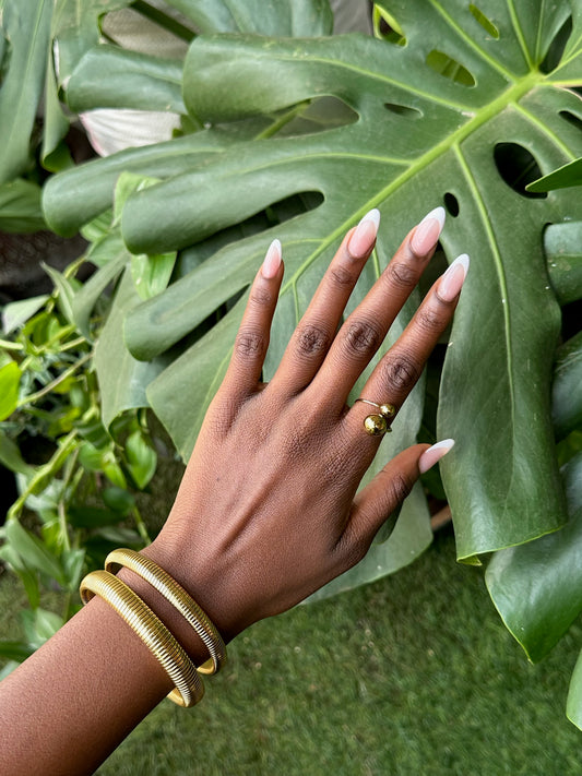 Gold ribbed bangle thicc