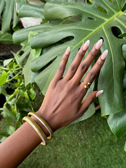 Gold ribbed bangle thicc