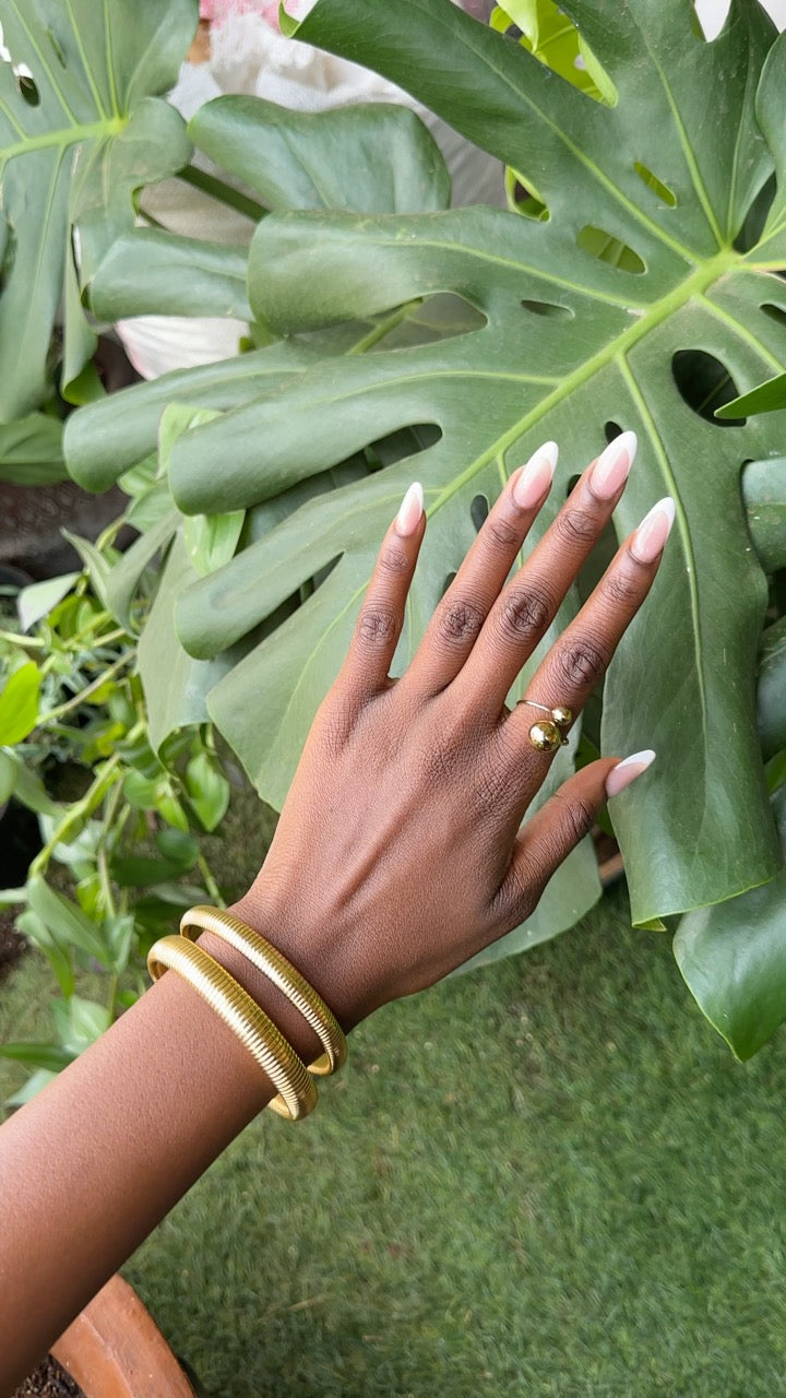 Gold ribbed bangle thicc