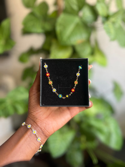 Floral orange neckalce